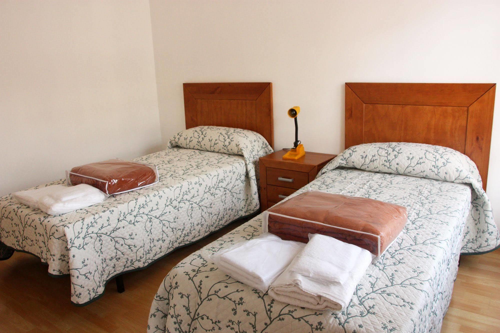 סרגוסה Dos Torres Pilar Suites- Balcones Con Vistas A La Ciudad מראה חיצוני תמונה