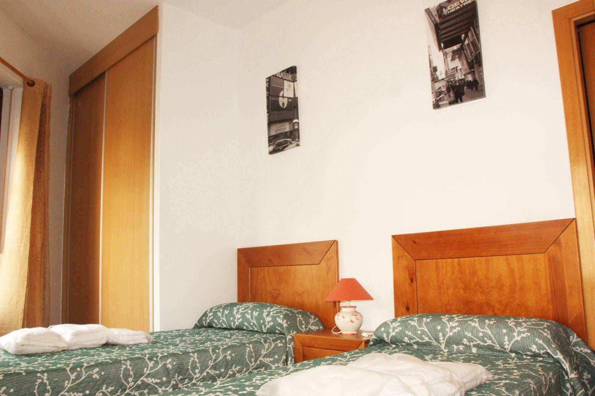סרגוסה Dos Torres Pilar Suites- Balcones Con Vistas A La Ciudad מראה חיצוני תמונה