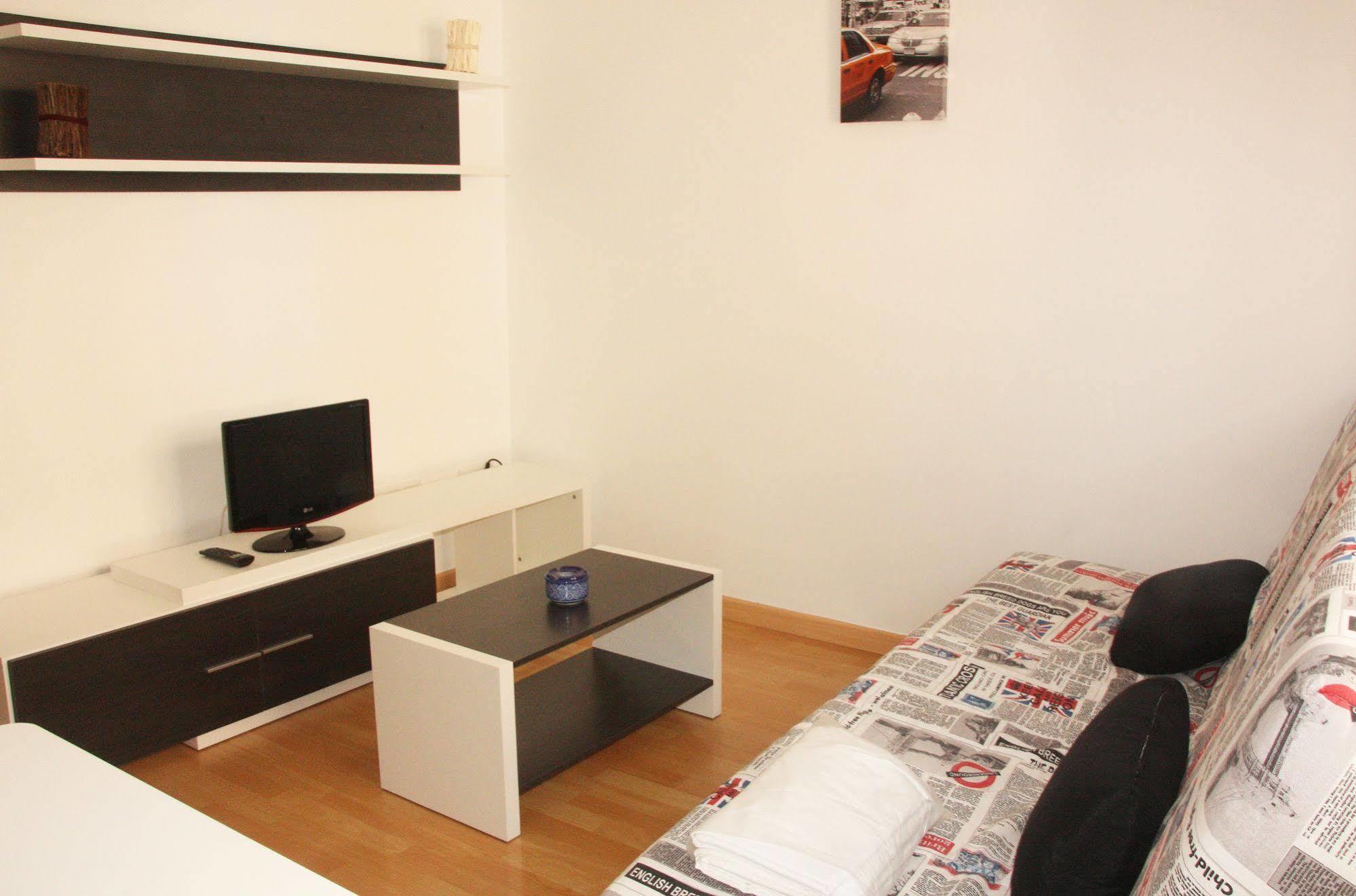 סרגוסה Dos Torres Pilar Suites- Balcones Con Vistas A La Ciudad מראה חיצוני תמונה