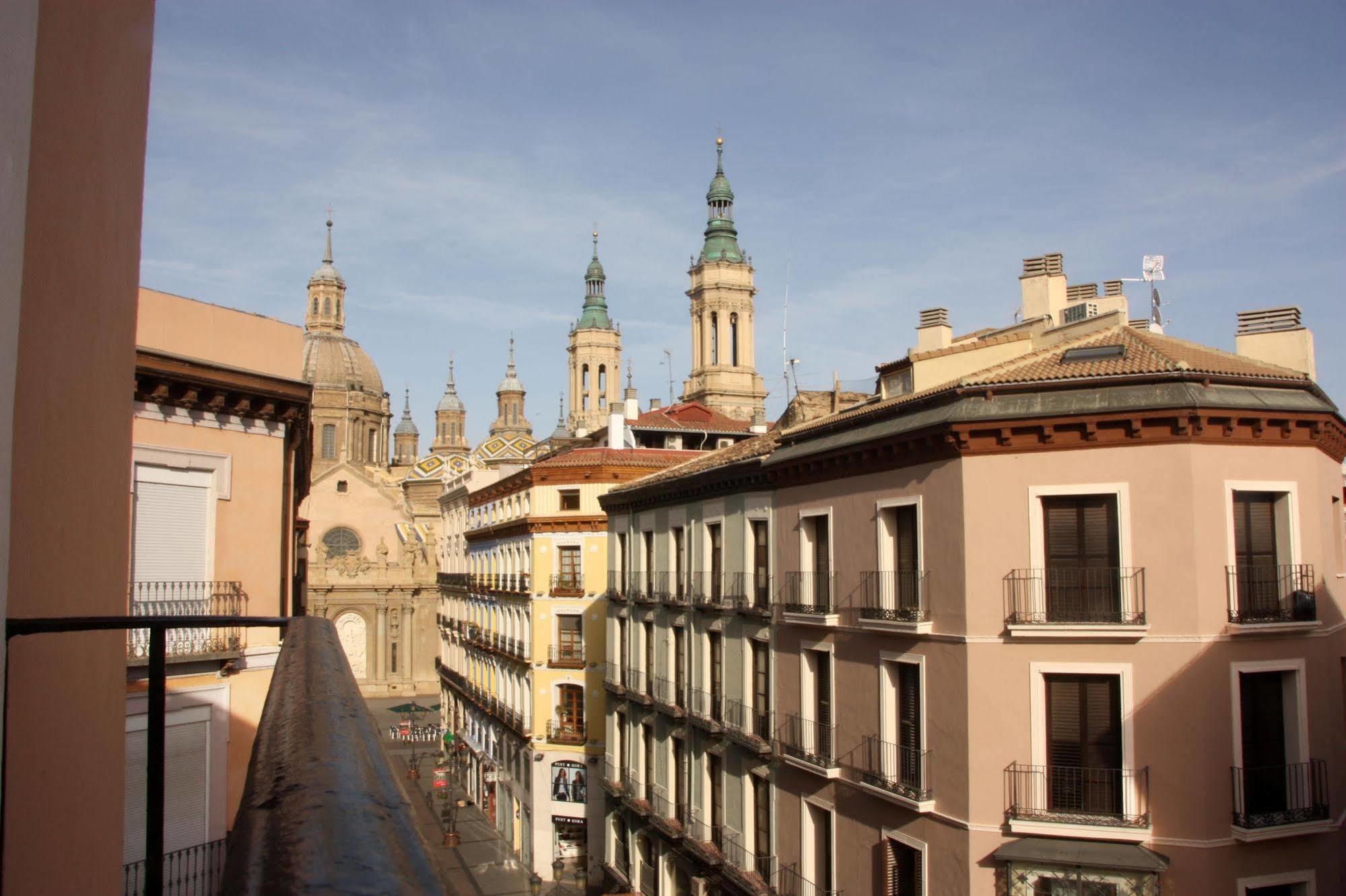 סרגוסה Dos Torres Pilar Suites- Balcones Con Vistas A La Ciudad מראה חיצוני תמונה